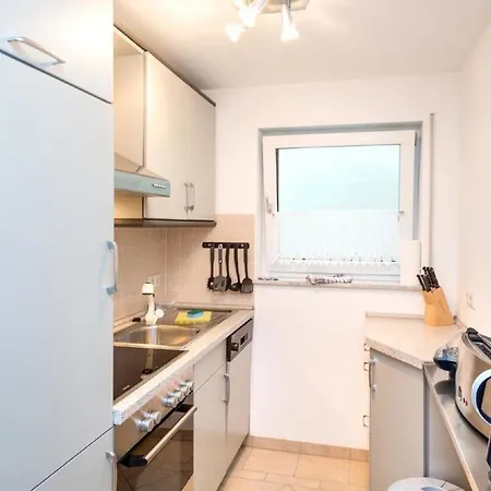 Souterrain-wohnung Mit Eigener Terrasse Lägenhet *